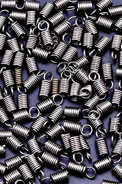 Ressorts métalliques - long. 10 mm - argenté noir